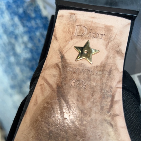 ❌SOLD ❌ CHRISTIAN DIOR
37.5
J'Adior Dotted Swiss Flats - Picture 8 of 11